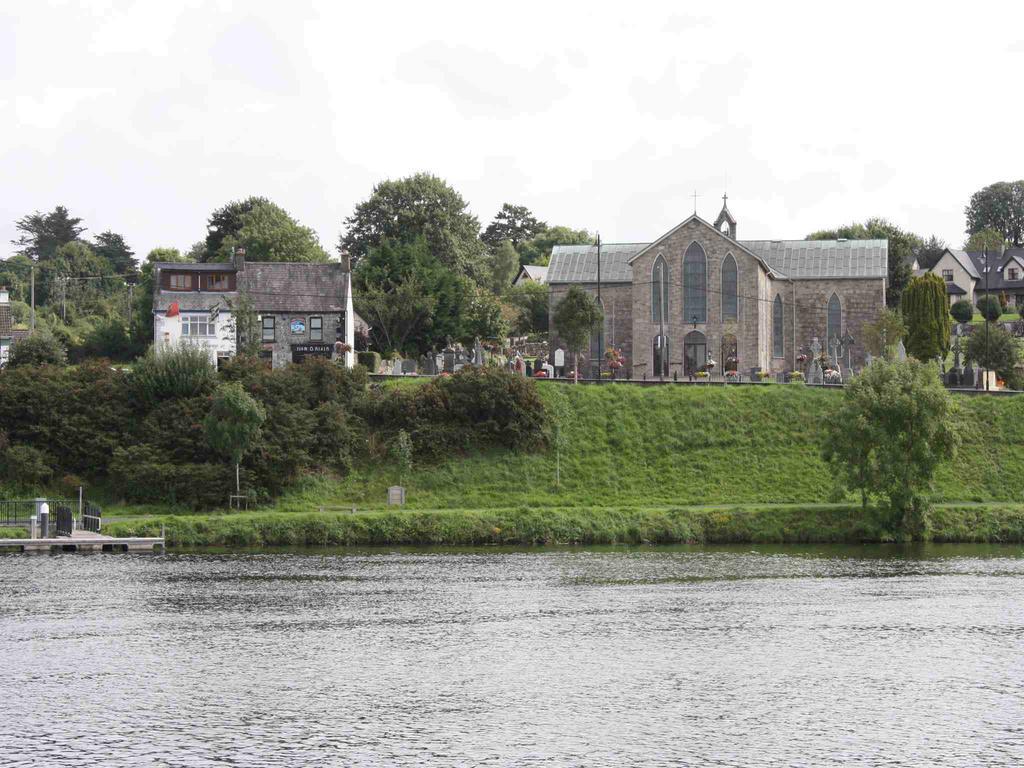 Shannon Breeze B&B Killaloe Bagian luar foto