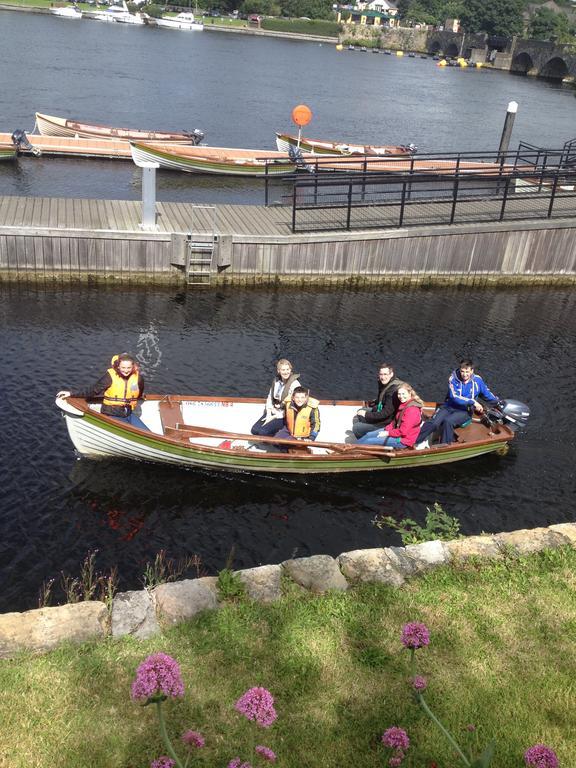 Shannon Breeze B&B Killaloe Bagian luar foto